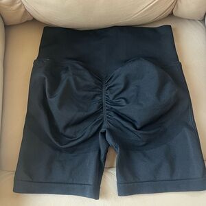 Medium Scrunch Biker Shorts